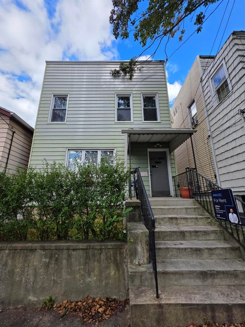 apt-2-282 Neptune Ave, Jersey City, NJ, 07305-1742 | Card Image