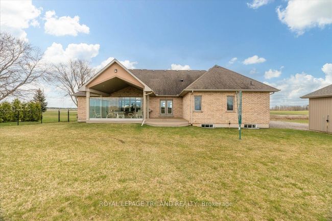 9416 Hickory Dr, House other with 3 bedrooms, 4 bathrooms and 10 parking in Strathroy ON | Image 39