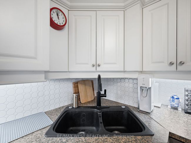 8 - 1564 Kerns Rd, Condo with 4 bedrooms, 2 bathrooms and 2 parking in Burlington ON | Image 14