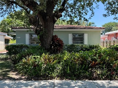 641 Sw 66th Ave, House other with 3 bedrooms, 2 bathrooms and null parking in Miami FL | Image 2