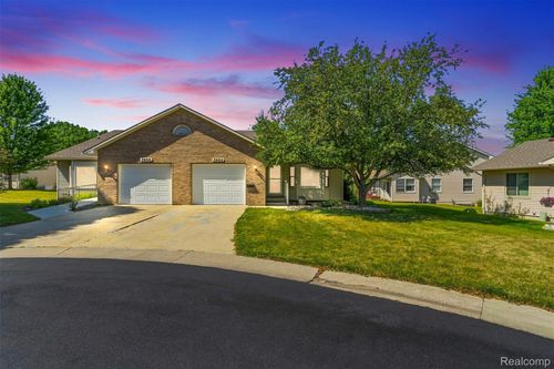 7464 Diane Ct, Swartz Creek, MI, 48473-1428 | Card Image