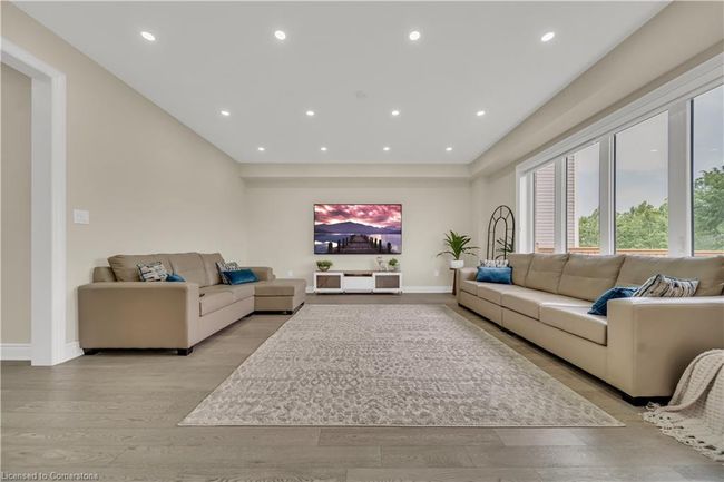 35 Santo Crt, House other with 4 bedrooms, 4 bathrooms and 6 parking in Breslau ON | Image 5