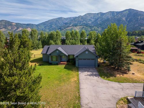 68 Kelly Ln, Alpine, WY, 83128 | Card Image