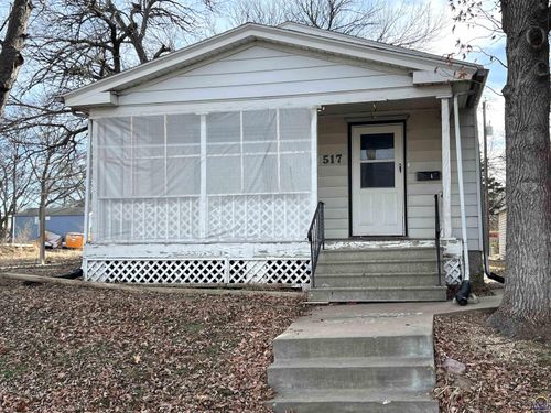 517 Sw 14th St, Topeka, KS, 66612-1726 | Card Image