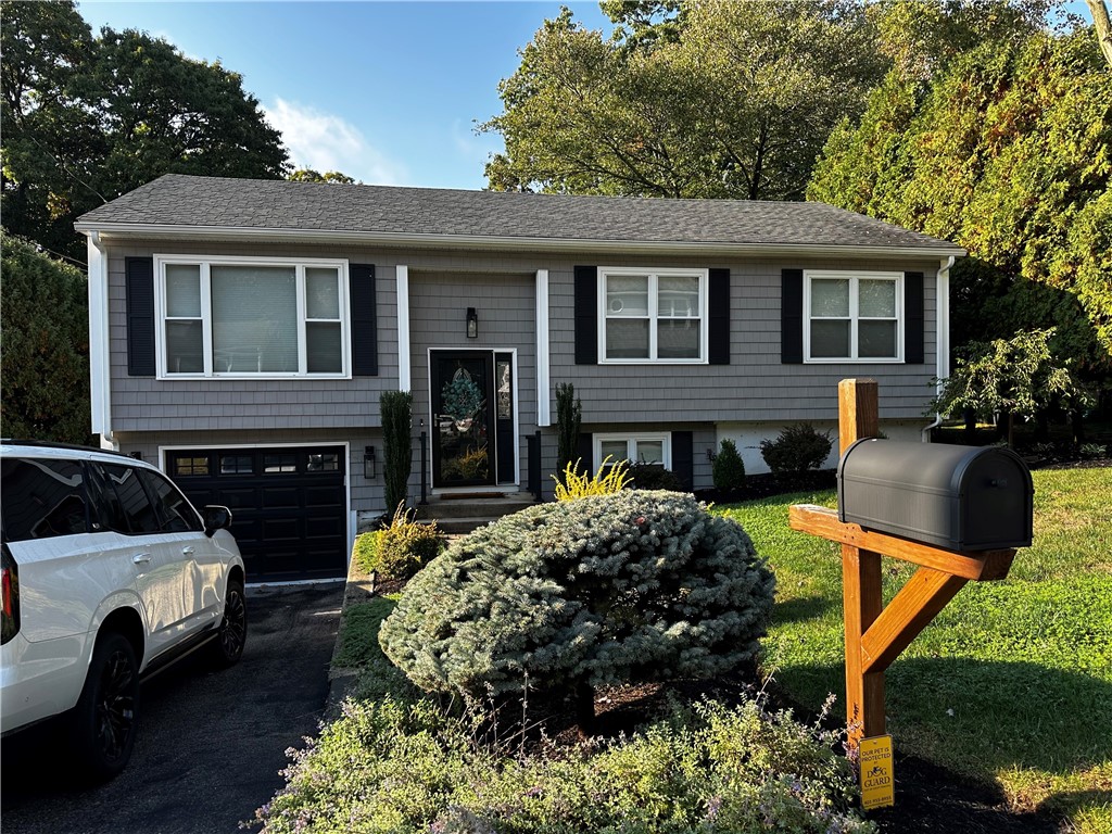 Patricia Dr, North Providence, RI 02904