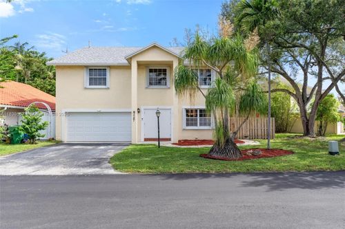 7767 Nw 187th Ter, Hialeah, FL, 33015-5248 | Card Image