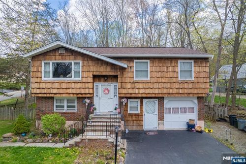 678 Morsetown Rd, West Milford, NJ, 07480-3369 | Card Image
