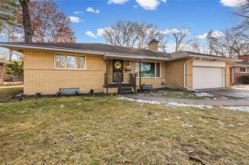 19107 Greenwald Dr, Southfield, MI, 48075-5872 | Card Image