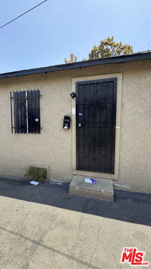 8806-8806 Beach St, Los Angeles, CA, 90002-1423 | Card Image