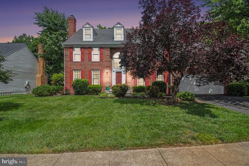 811 Autumn Breeze Ct, HERNDON, VA, 20170-3929 | Card Image