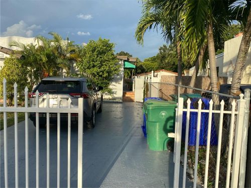3-1631 Nw 29th Ave, Miami, FL, 33125-2033 | Card Image
