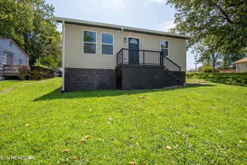 830 Vermont Ave, Knoxville, TN, 37921-2725 | Card Image
