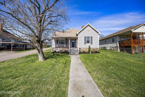 201 E Oldham Ave, Knoxville, TN, 37917-5560 | Card Image