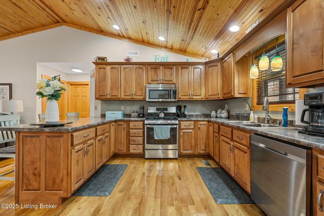 127 Ironwood Dr, House other with 3 bedrooms, 2 bathrooms and null parking in Bee Spring KY | Image 21