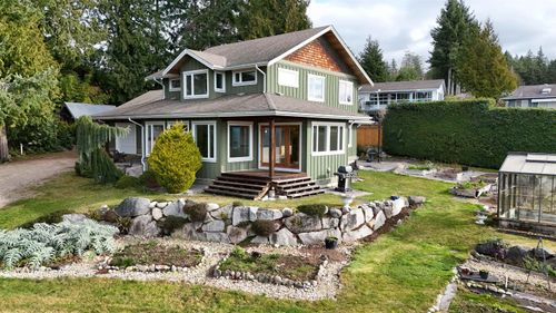 5012 Geer Rd, Sechelt, BC, V7Z0B9 | Card Image