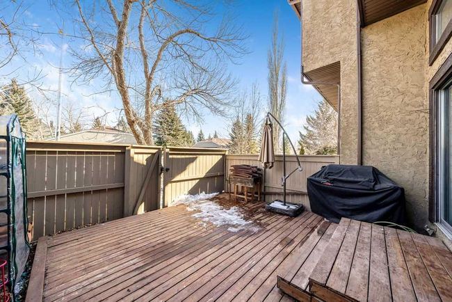 6 Glamis Gardens Sw, Home with 3 bedrooms, 2 bathrooms and 2 parking in Calgary AB | Image 30