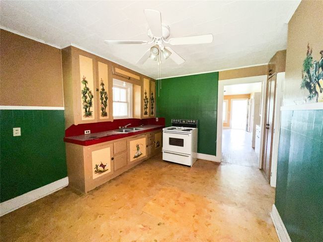 1103 N Avenue D, House other with 3 bedrooms, 1 bathrooms and null parking in Haskell TX | Image 9
