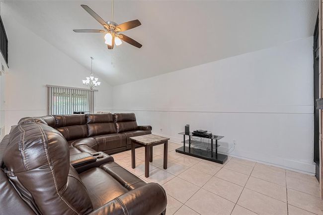 19906 Rising Star Dr, House other with 3 bedrooms, 2 bathrooms and 2 parking in Humble TX | Image 8