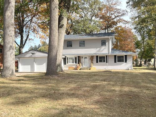 523 Drake Rd, Galveston, IN, 46932-9490 | Card Image