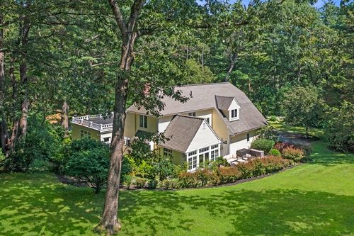 16 Beaver Pond Rd, Beverly, MA, 01915-1203 | Card Image