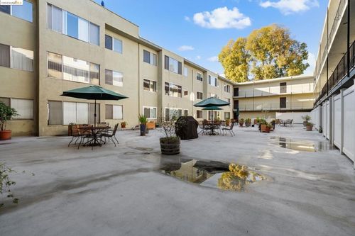 220-455 Crescent St, Oakland, CA, 94610-2662 | Card Image