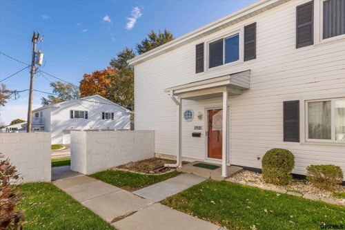 2921 S 122nd St, Omaha, NE, 68144-3933 | Card Image