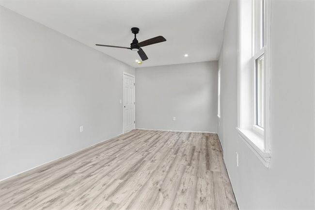 34 Stowe Ave, House other with 2 bedrooms, 1 bathrooms and 4 parking in Riverside RI | Image 10