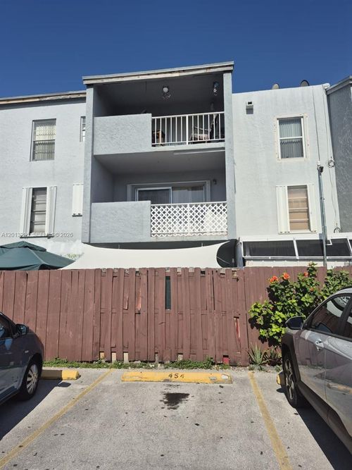 m329-1735 W 60th St, Hialeah, FL, 33012-6852 | Card Image