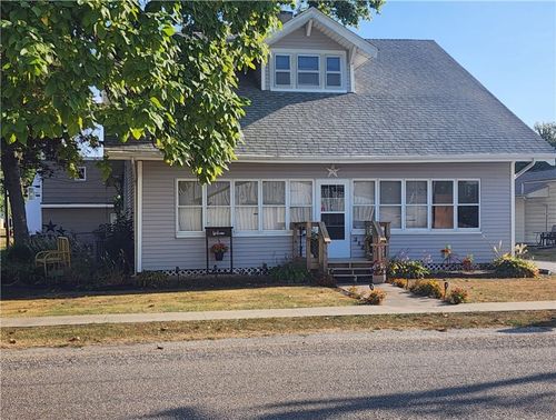 312 W North Water St, Bethany, IL, 61914-9749 | Card Image