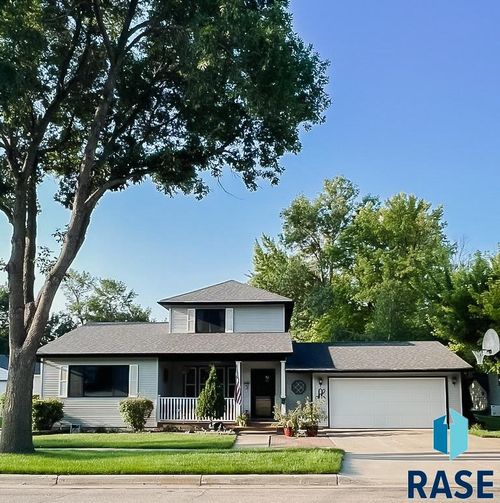 313 W Luverne St, Luverne, MN, 56156-1437 | Card Image