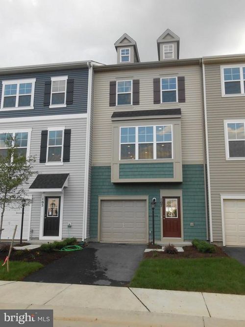 107 Fading Star Ct, STEPHENSON, VA, 22656-2057 | Card Image