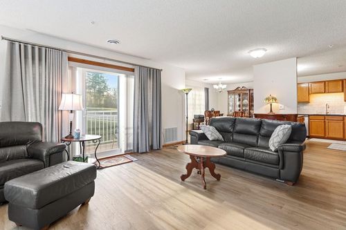 apt-201-2231 Penn Pl, North Saint Paul, MN, 55109-2951 | Card Image