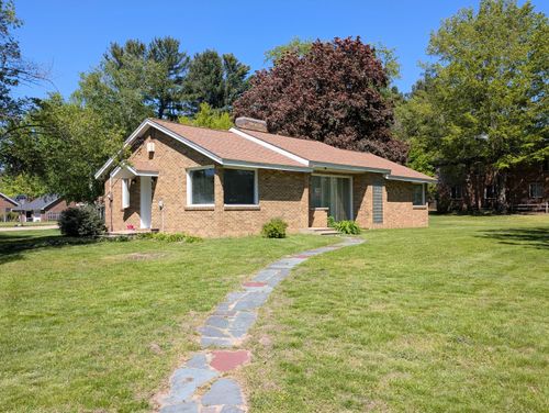 201 Randolph St, Bangor, MI, 49013-1440 | Card Image