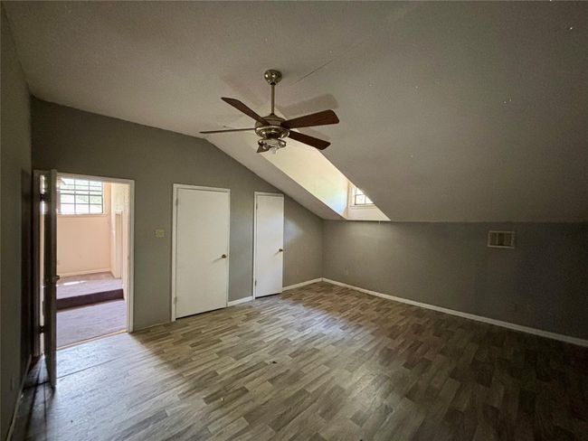 upstairs master bedroom | Image 25