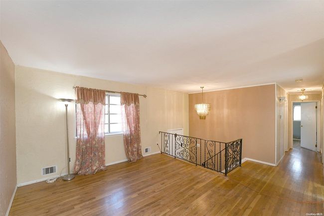 5 Weymouth St, House other with 4 bedrooms, 2 bathrooms and null parking in Dix Hills NY | Image 4
