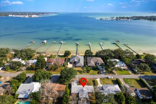 266 Beachview Dr Ne, Fort Walton Beach, FL, 32547-2837 | Card Image