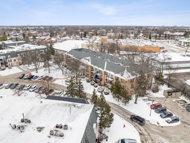 APT-102 - 5300 Carriageway Dr, Condo with 2 bedrooms, 1 bathrooms and 2 parking in Rolling Meadows IL | Image 21
