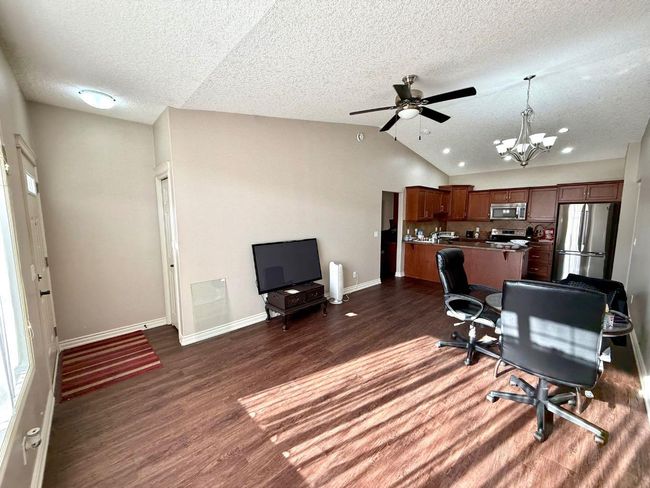 304 Sunvale Cres Ne, Townhouse with 2 bedrooms, 1 bathrooms and 2 parking in High River AB | Image 4
