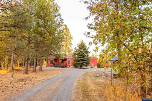 36080 Richardson Gap Rd, Scio, OR, 97374-9733 | Card Image