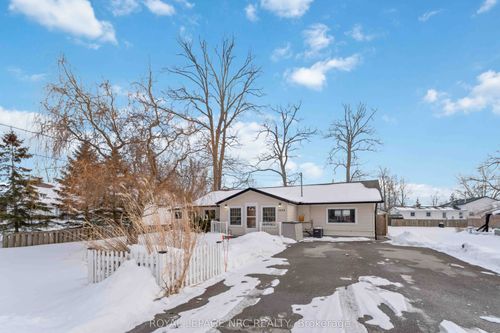 3093 Hyman Ave, Ridgeway, ON, L0S1N0 | Card Image