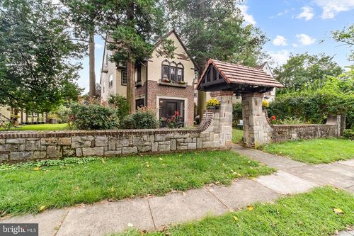 17 Windsor Cir, SPRINGFIELD, PA, 19064-1422 | Card Image