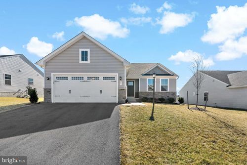 89 Tutbury Ln, MARTINSBURG, WV, 25405-4302 | Card Image