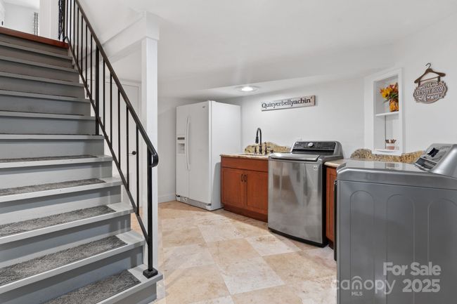 188 Echo Dr, House other with 3 bedrooms, 3 bathrooms and null parking in Laurel Park NC | Image 29