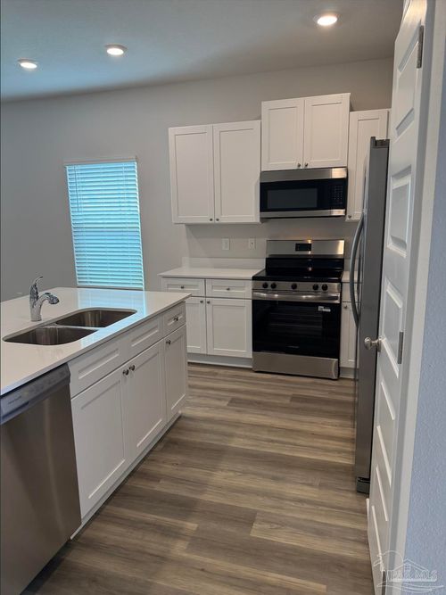 3984 Pendragon Cir, Milton, FL, 32583-4526 | Card Image