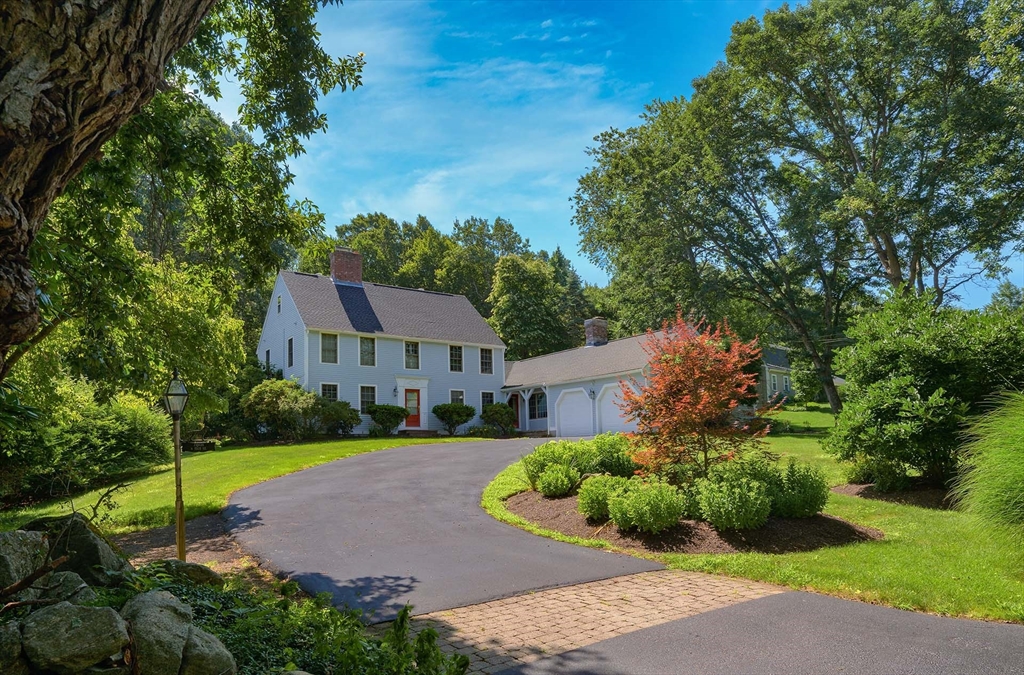 High St, Southborough, MA 01772