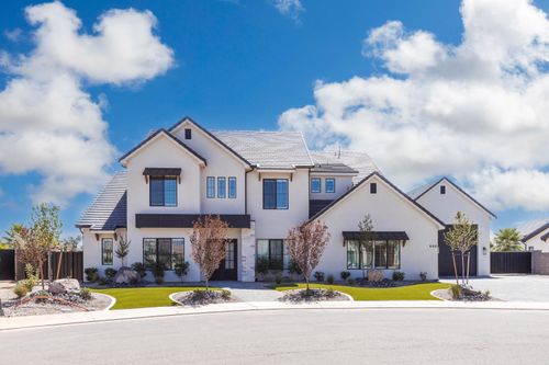 668 E Pine St, Washington, UT, 84780-3034 | Card Image