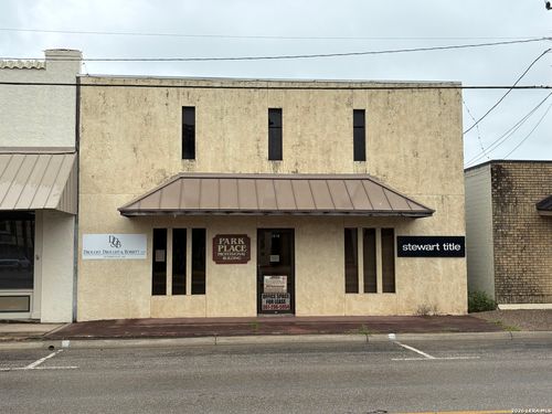 1616 Avenue M, Hondo, TX, 78861-1773 | Card Image