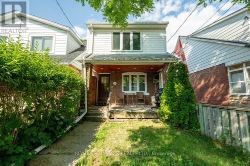 30 Lawlor Top Floor Avenue, Toronto (East End-Danforth), ON, M4E3L7 | Card Image