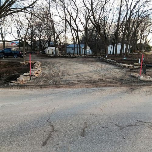 66 & 70 Redwood Lane, Linn Valley, KS, 66040 | Card Image