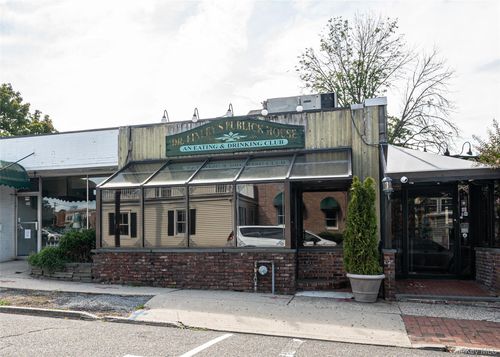 47 Green St, Huntington, NY, 11743-3345 | Card Image